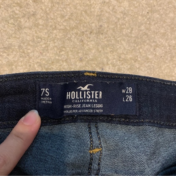 Hollister junior size 7s, waist 28, leg 26 dark wash high-rise jean legging - Picture 8 of 9